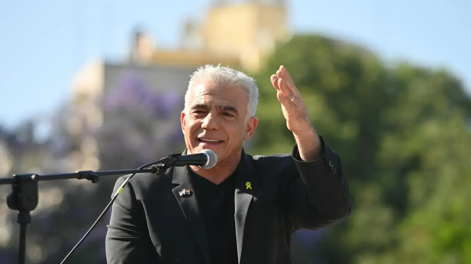 ראש האופוזיציה, יאיר לפיד, במצעד הגאווה בירושלים, 5 ביוני 2025 ראש האופוזיציה, יאיר לפיד, במצעד הגאווה בירושלים, 5 ביוני 2025