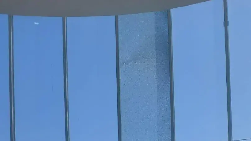 החלון המנופץ בבית המשפט העליון

6 ביוני 2025