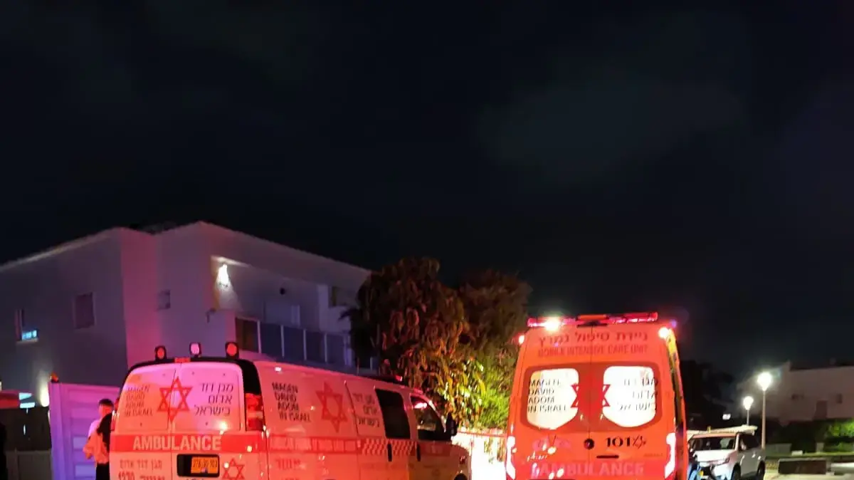 ניידות מגן דוד אדום בזירת האירוע בנהריה ניידות מגן דוד אדום בזירת האירוע בנהריה
