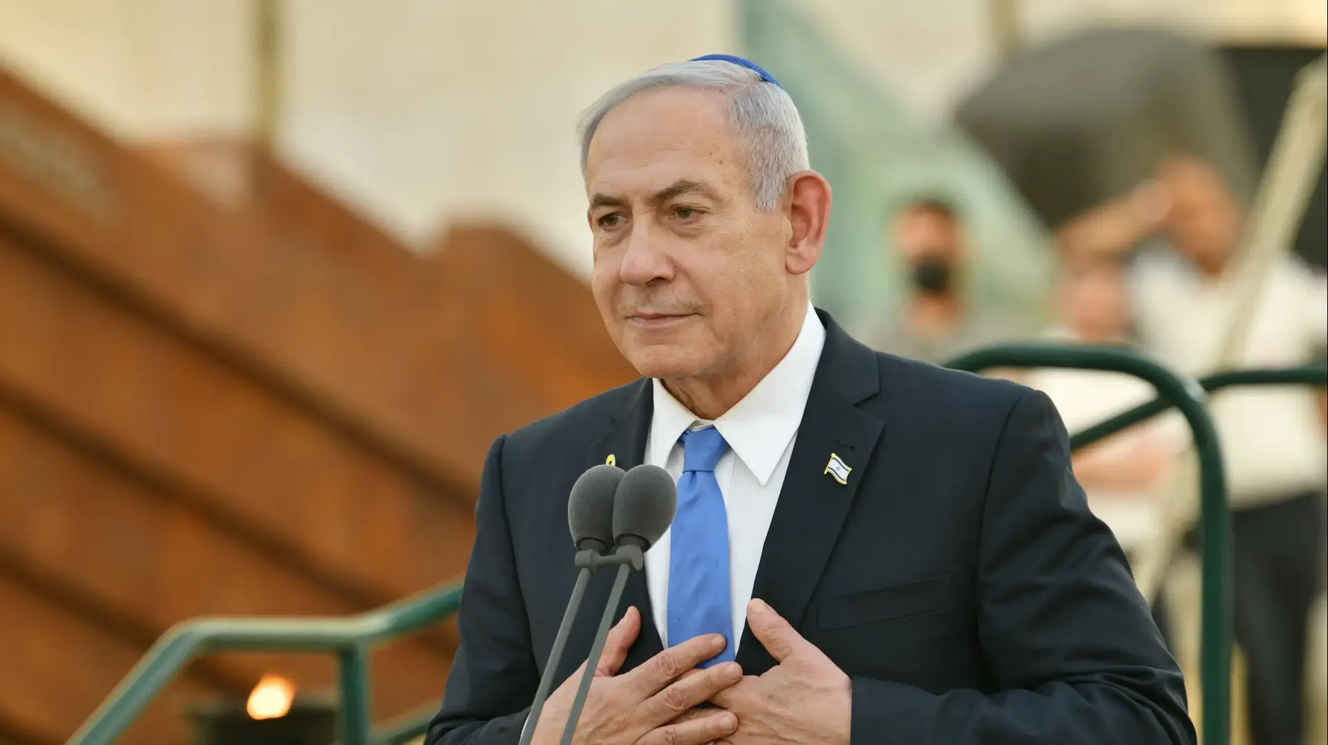 טקס התייחדות עם חללי אלטלנה, בית קברות נחלת יצחק. טקס התייחדות עם חללי אלטלנה, בית קברות נחלת יצחק.