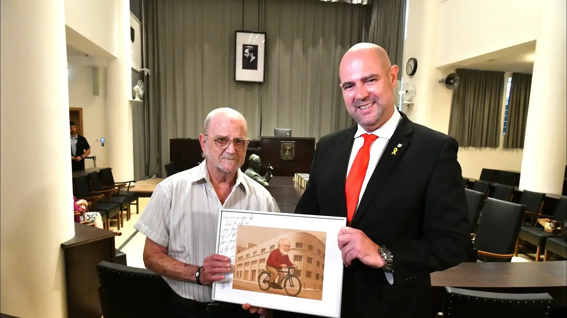 שבח אהרון, נער השליחויות הראשון של הכנסת שבח אהרון, נער השליחויות הראשון של הכנסת