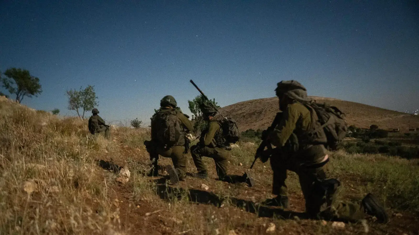 כוחות צה"ל במבצע למעצר מחבלים מארגון הטרור חמאס שפעלו במרחב בית ג׳ן שבסוריה, 11 ביוני 2025 כוחות צה"ל במבצע למעצר מחבלים מארגון הטרור חמאס שפעלו במרחב בית ג׳ן שבסוריה, 11 ביוני 2025