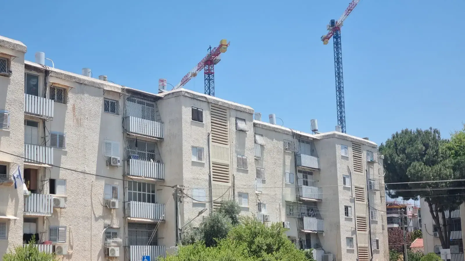 זירת רצח אישה, רחובות, 12 ביוני 2025 זירת רצח אישה, רחובות, 12 ביוני 2025