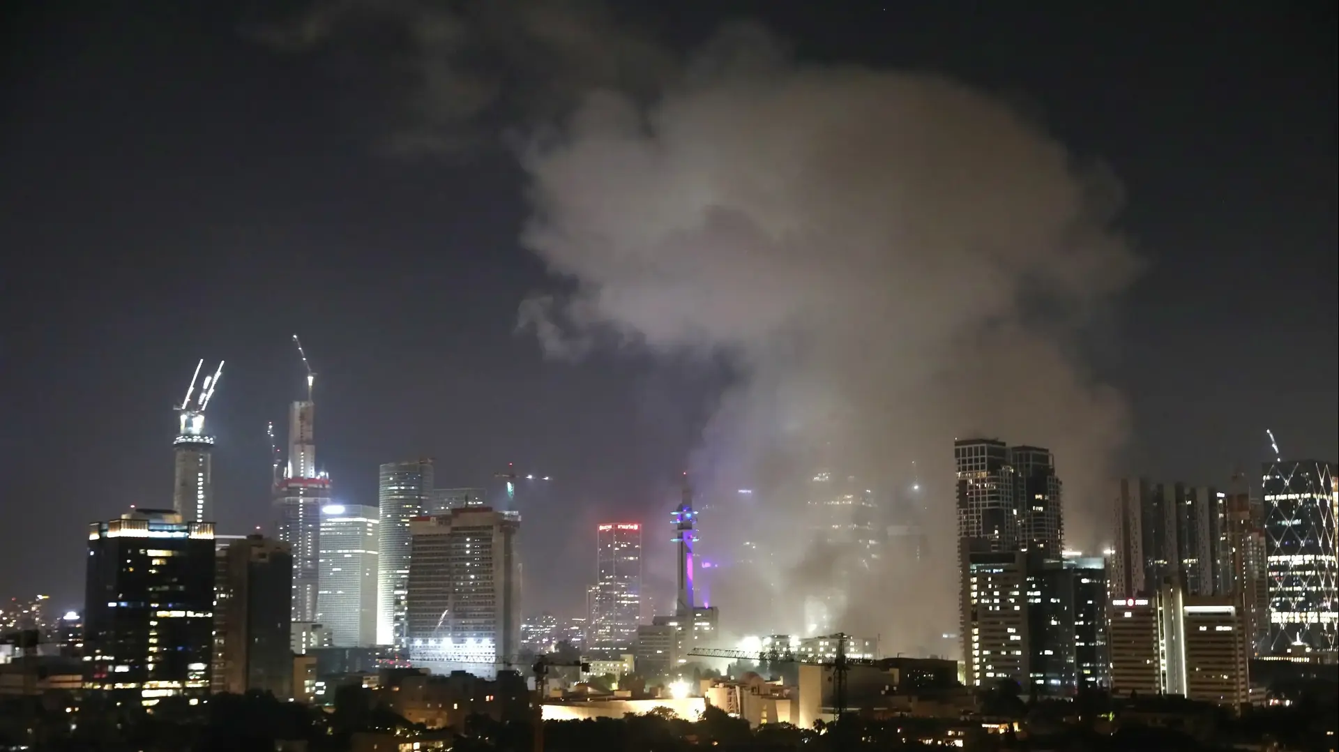 פגיעה ישירה בקריה בתל אביב
פגיעה ישירה בקריה בתל אביב
