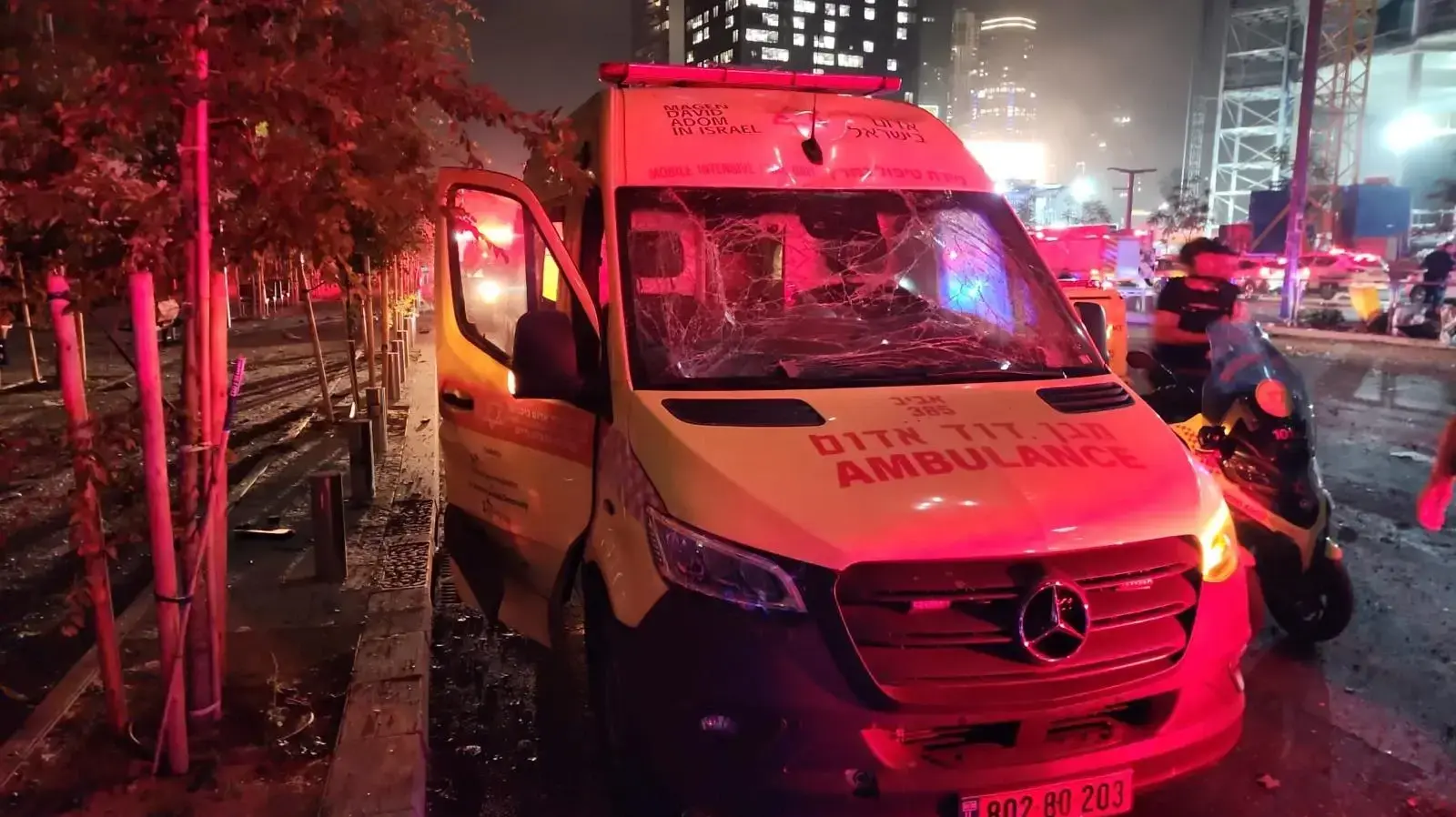 אמבולנס מד"א שנפגע מהמטח שנורה מאיראן