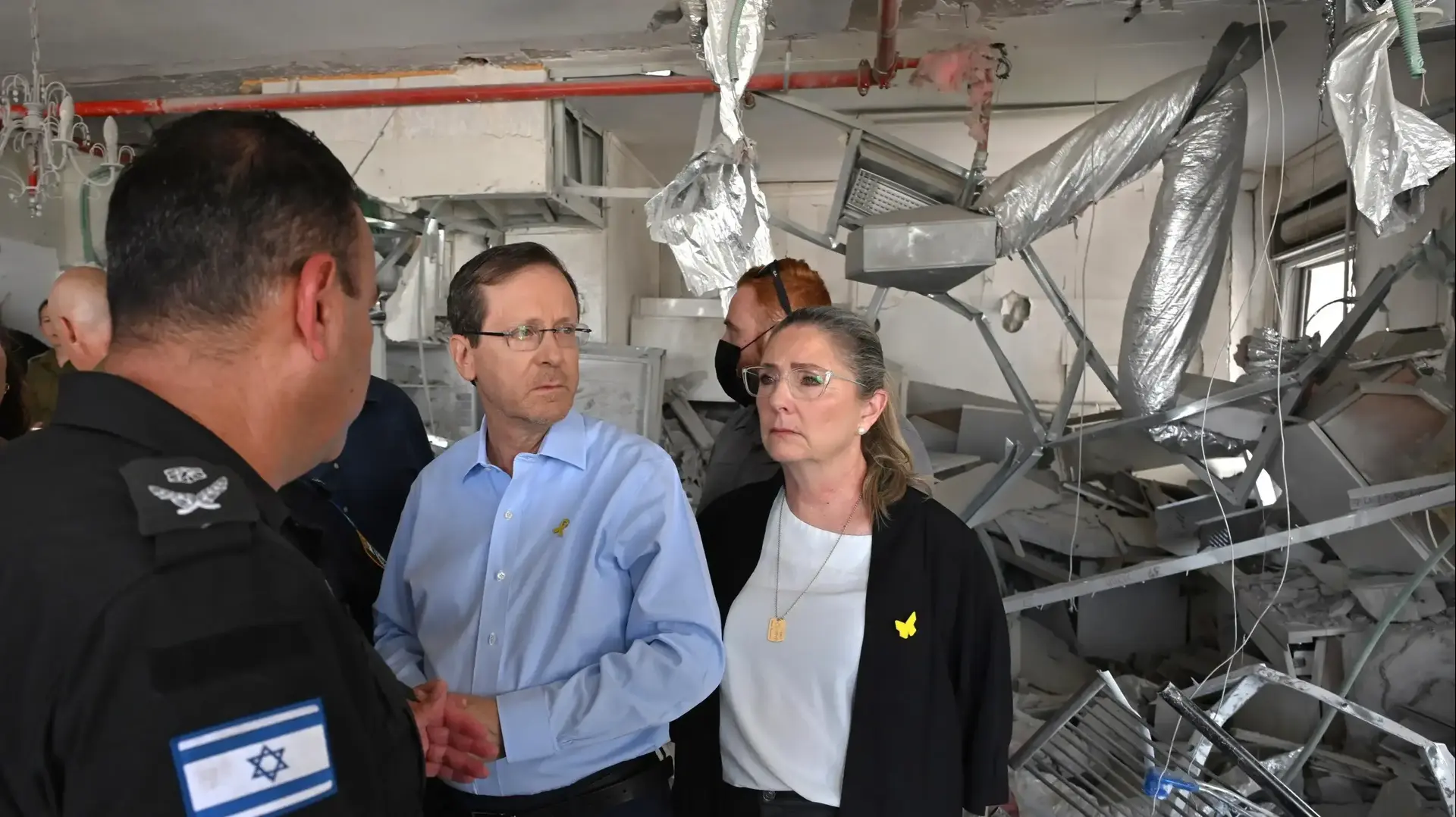 נשיא המדינה, יצחק הרצוג בזירת הנפילה בפתח תקווה, 16 ביוני 2025 נשיא המדינה, יצחק הרצוג בזירת הנפילה בפתח תקווה, 16 ביוני 2025