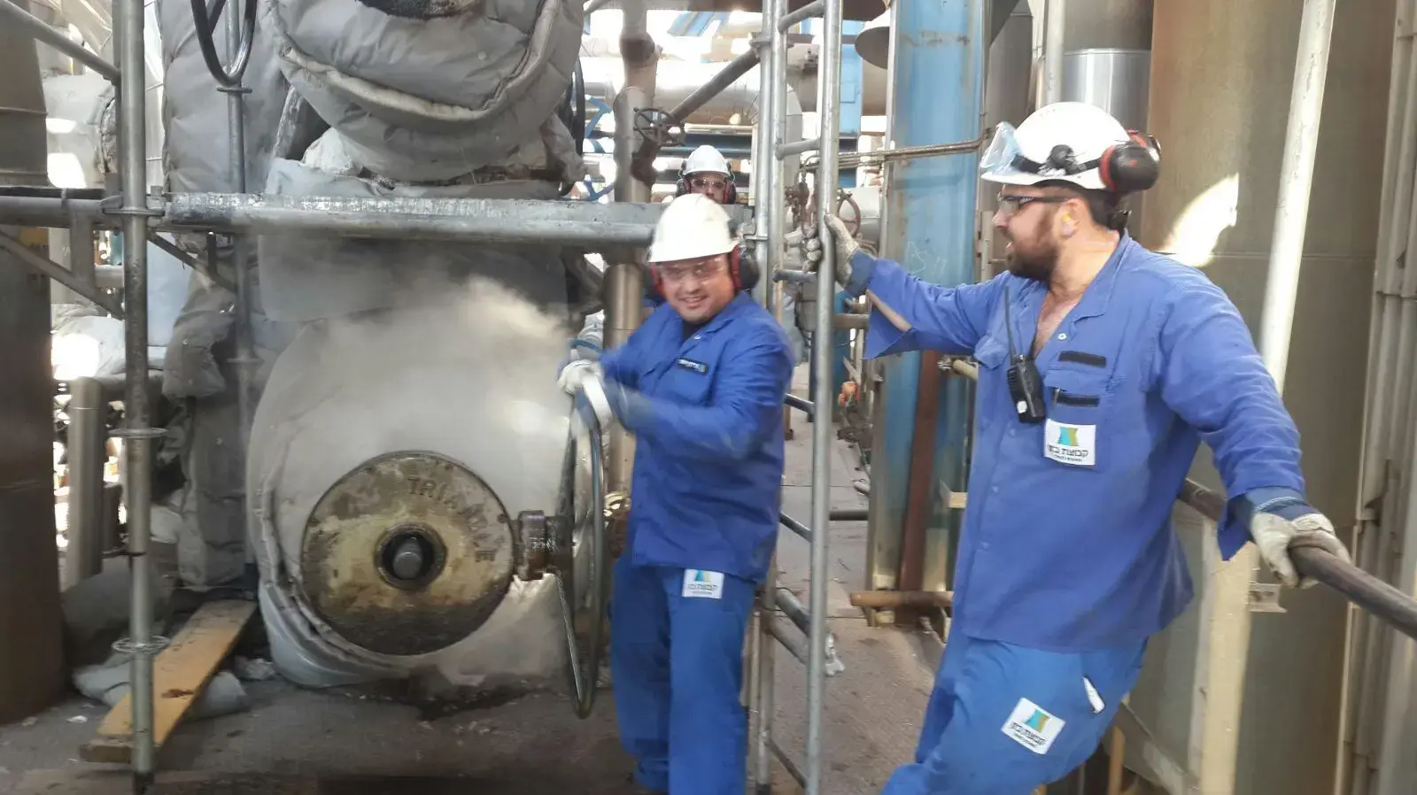 דני אברהם, אורי לוי, בזן דני אברהם, אורי לוי, בזן