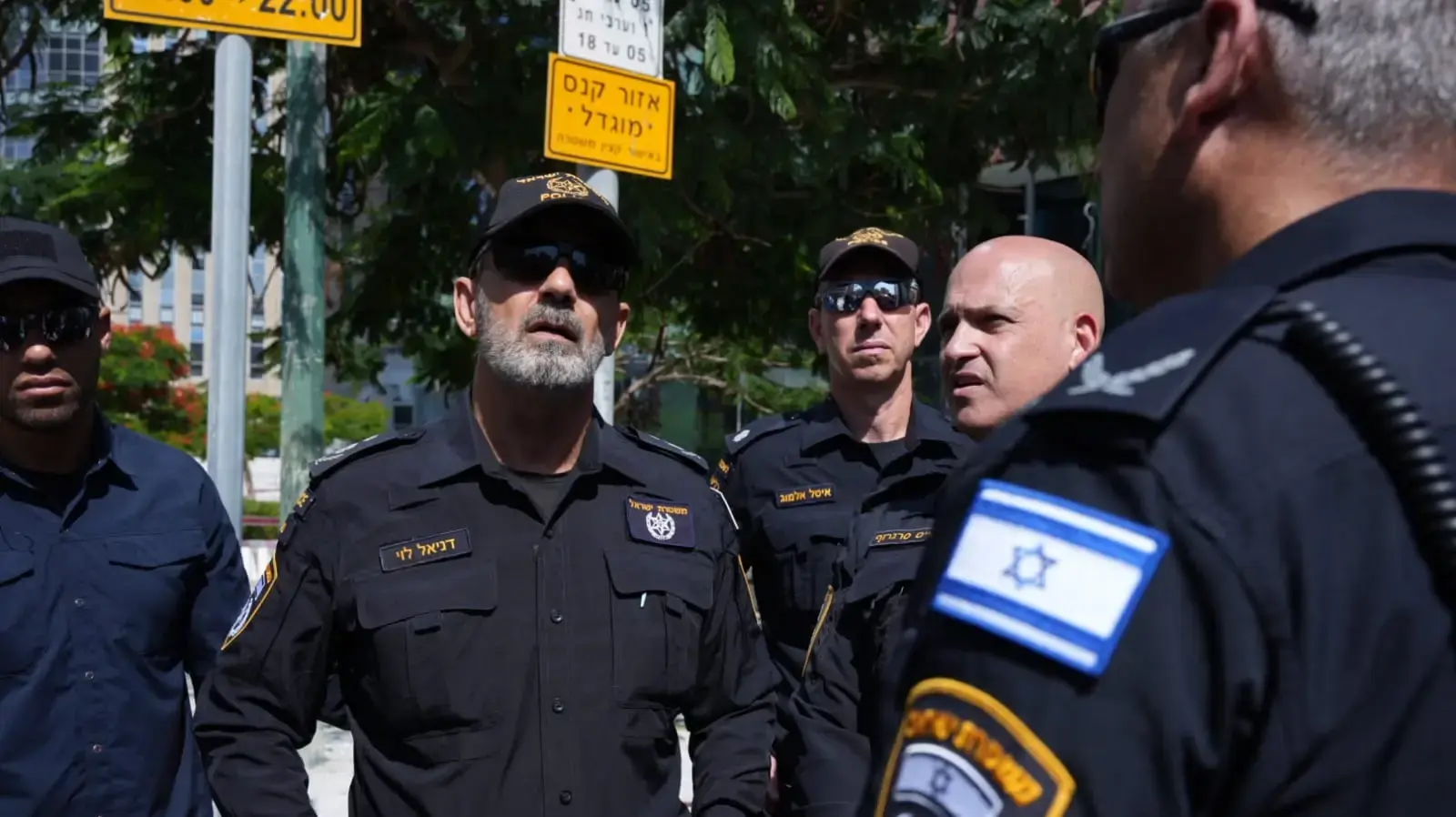 מפכ"ל המשטרה, רב ניצב דני לוי, הגיע לזירת הנפילה באזור המרכז, מפכ"ל המשטרה, רב ניצב דני לוי, הגיע לזירת הנפילה באזור המרכז,