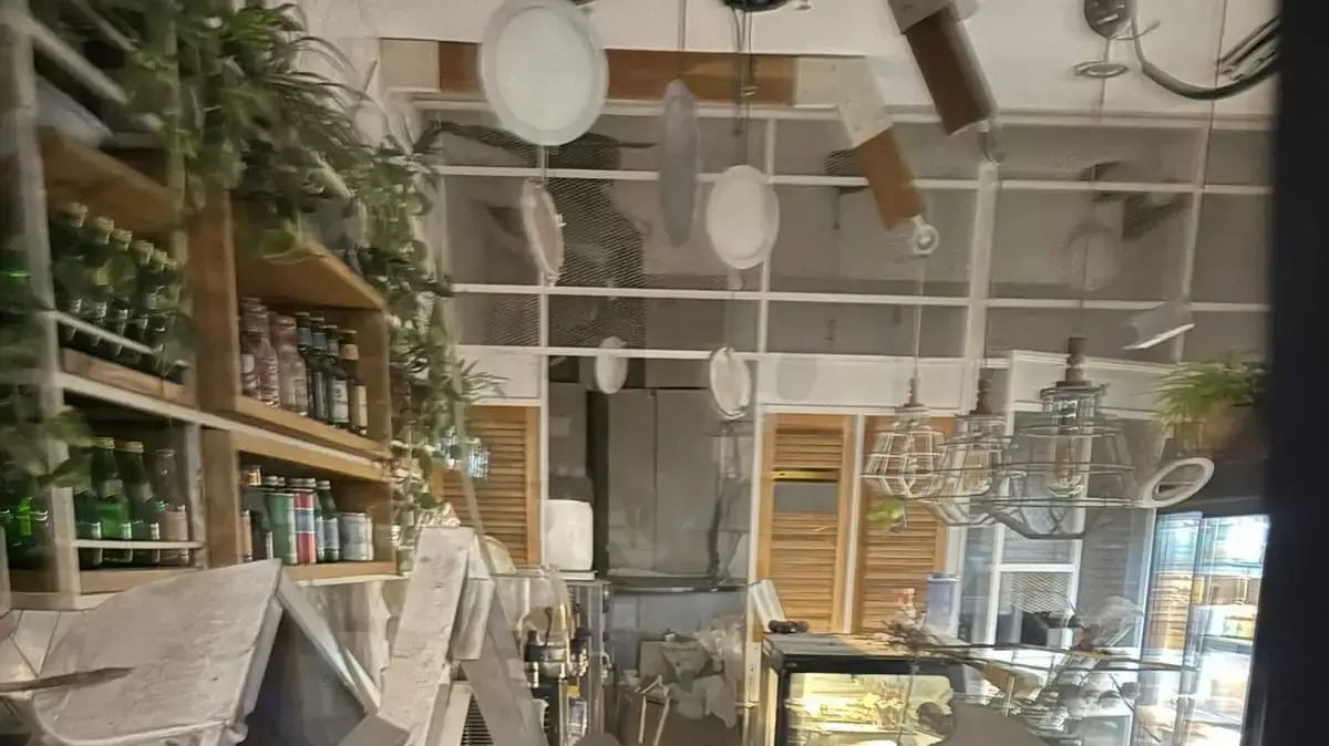בית עסק שנפגע מאמל"ח - ונפרץ למטרת ביזה