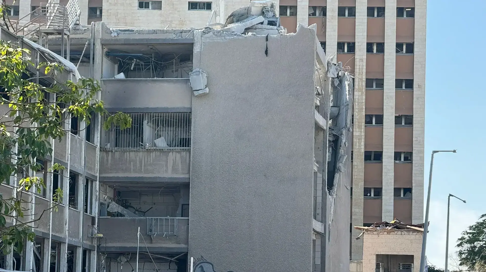 פגיעה מנפילת טיל ששוגר מאיראן, 20 ביוני 2025 פגיעה מנפילת טיל ששוגר מאיראן, 20 ביוני 2025