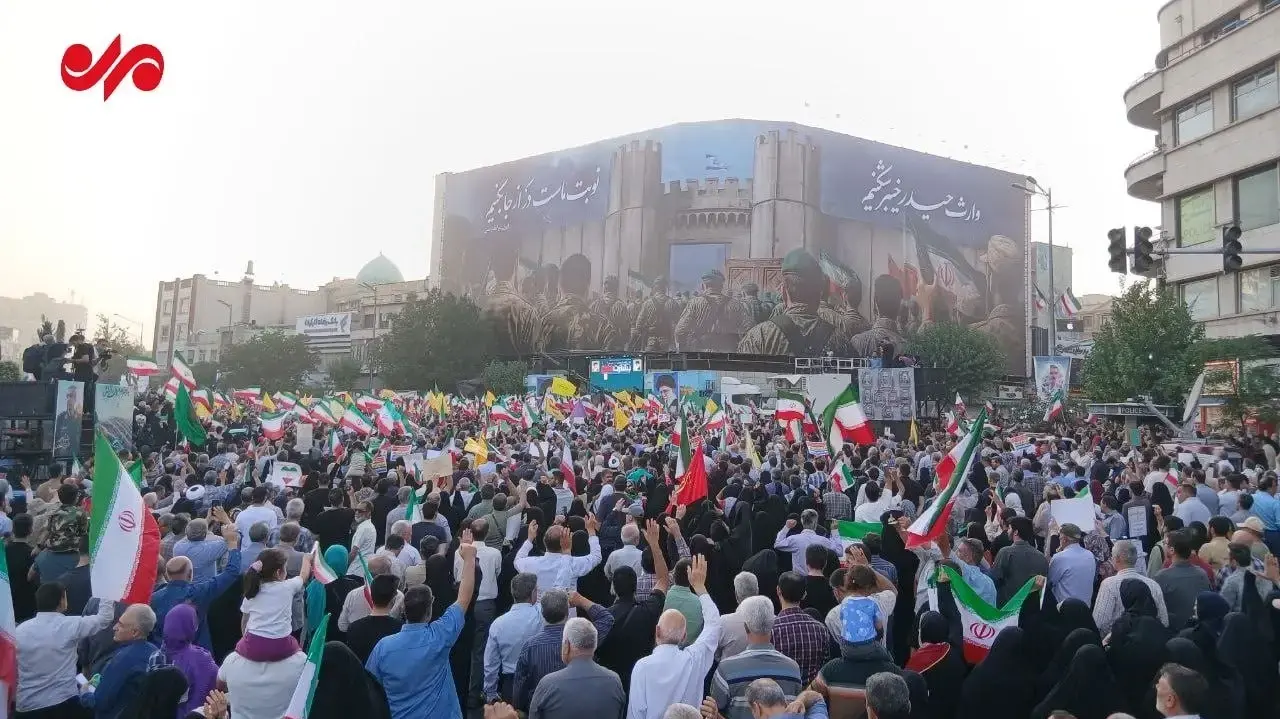 עצרת קריאות תודה למנהיג העליון של איראן ולכוחות הביטחון האיראנים, טהראן, 24 ביוני 2025 עצרת קריאות תודה למנהיג העליון של איראן ולכוחות הביטחון האיראנים, טהראן, 24 ביוני 2025