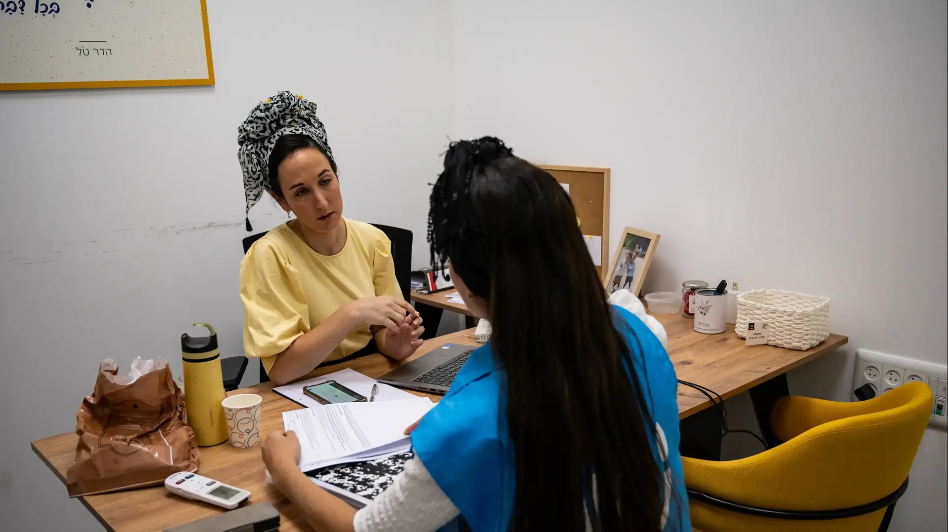 ניידות מיצוי זכויות למפונים מהצפון והדרום בעקבות מלחמת "חרבות ברזל" במלון בהרצליה
ניידות מיצוי זכויות למפונים מהצפון והדרום בעקבות מלחמת "חרבות ברזל" במלון בהרצליה