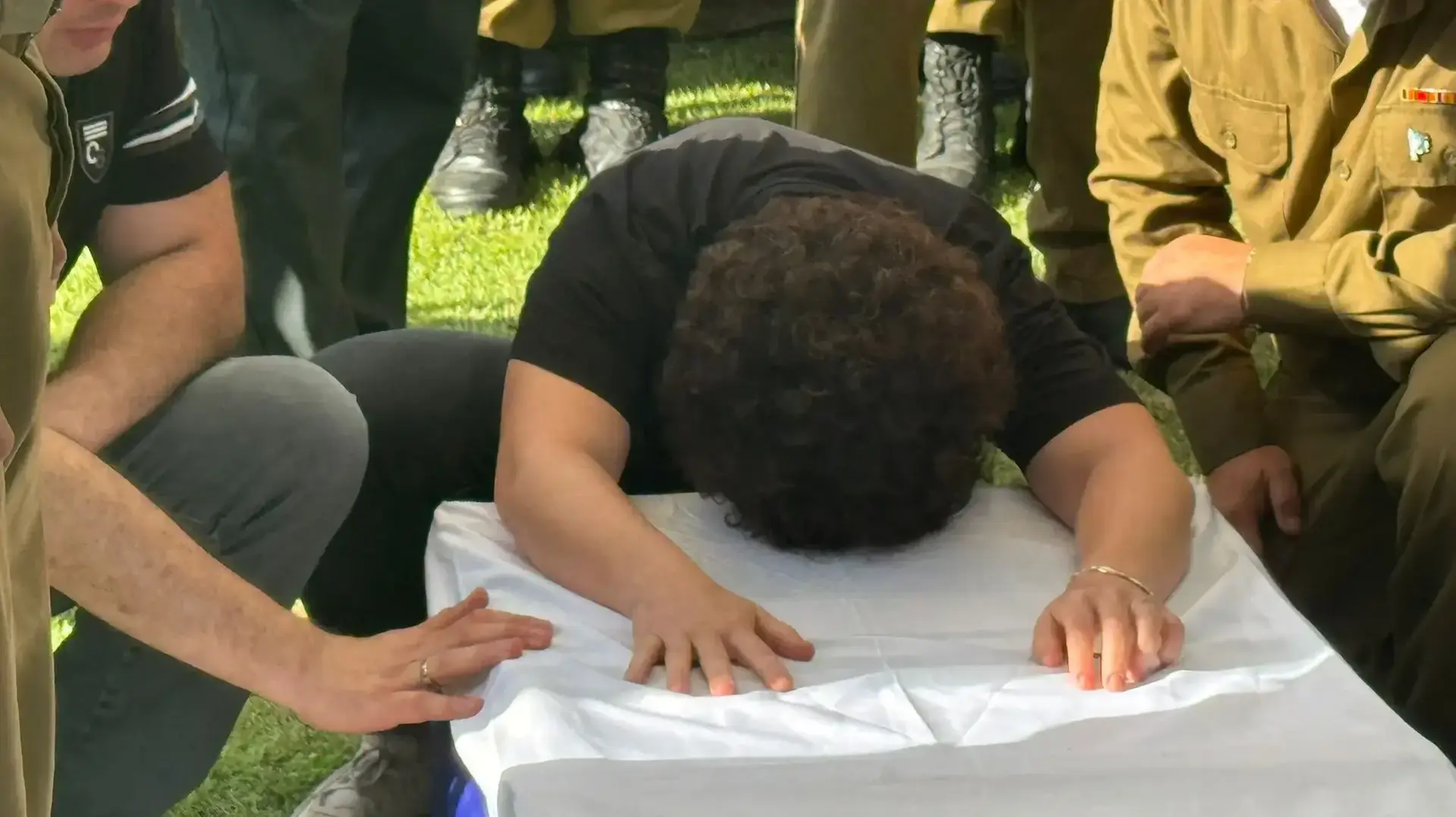 הלוויתו של סמ"ר אלון דוידוב ז"ל, בית העלמין צור שלום, קריית ים, 26 ביוני 2025