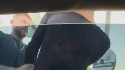 תיעוד: שוטר מכה אזרח בן העדה הדרוזית מסאג'ור תיעוד: שוטר מכה אזרח בן העדה הדרוזית מסאג'ור