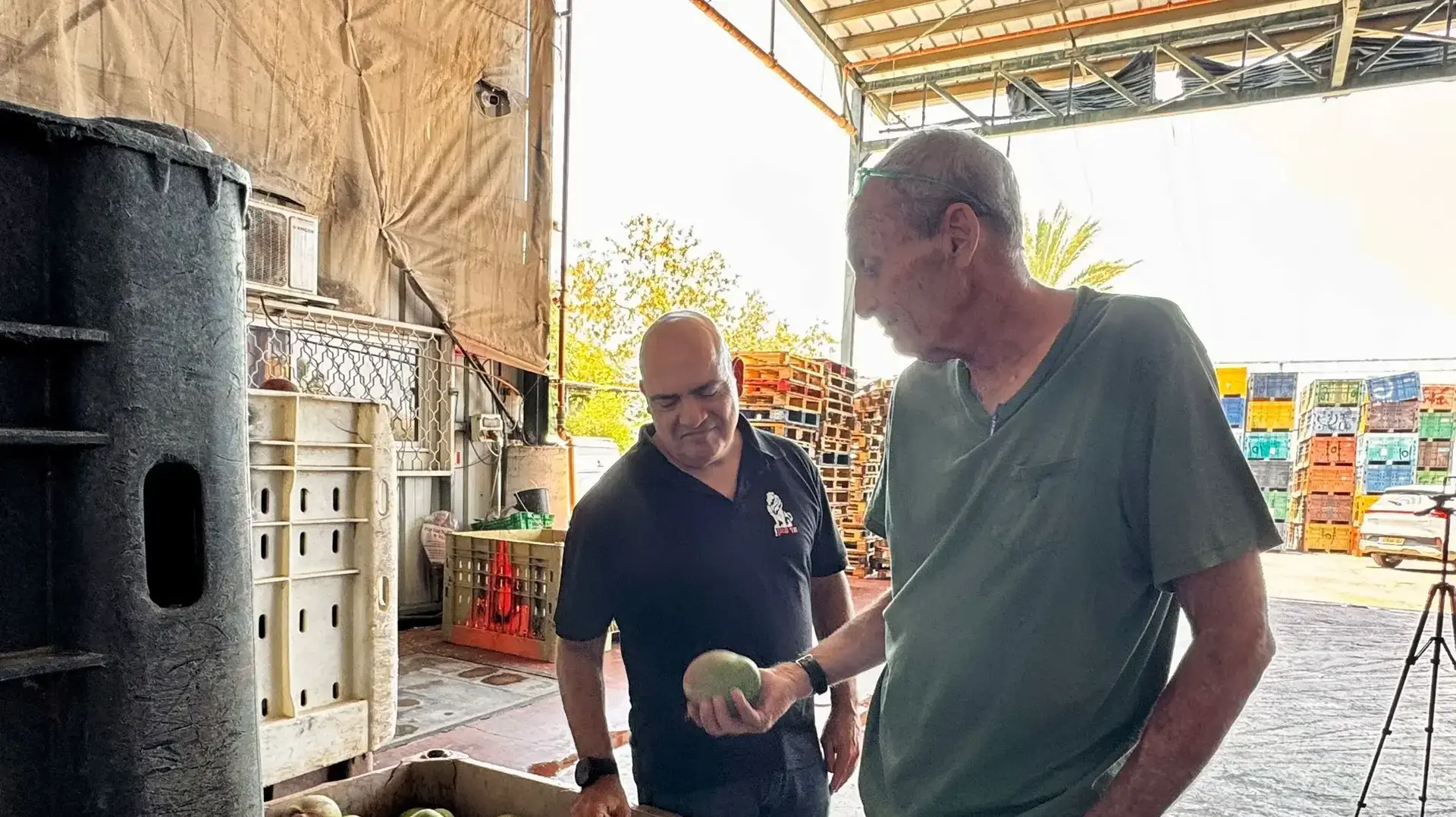 בעל בית האריזה, אבשי הרצוג עם זוהר כהן, מנכ"ל" עד כאן" בעל בית האריזה, אבשי הרצוג עם זוהר כהן, מנכ"ל" עד כאן"