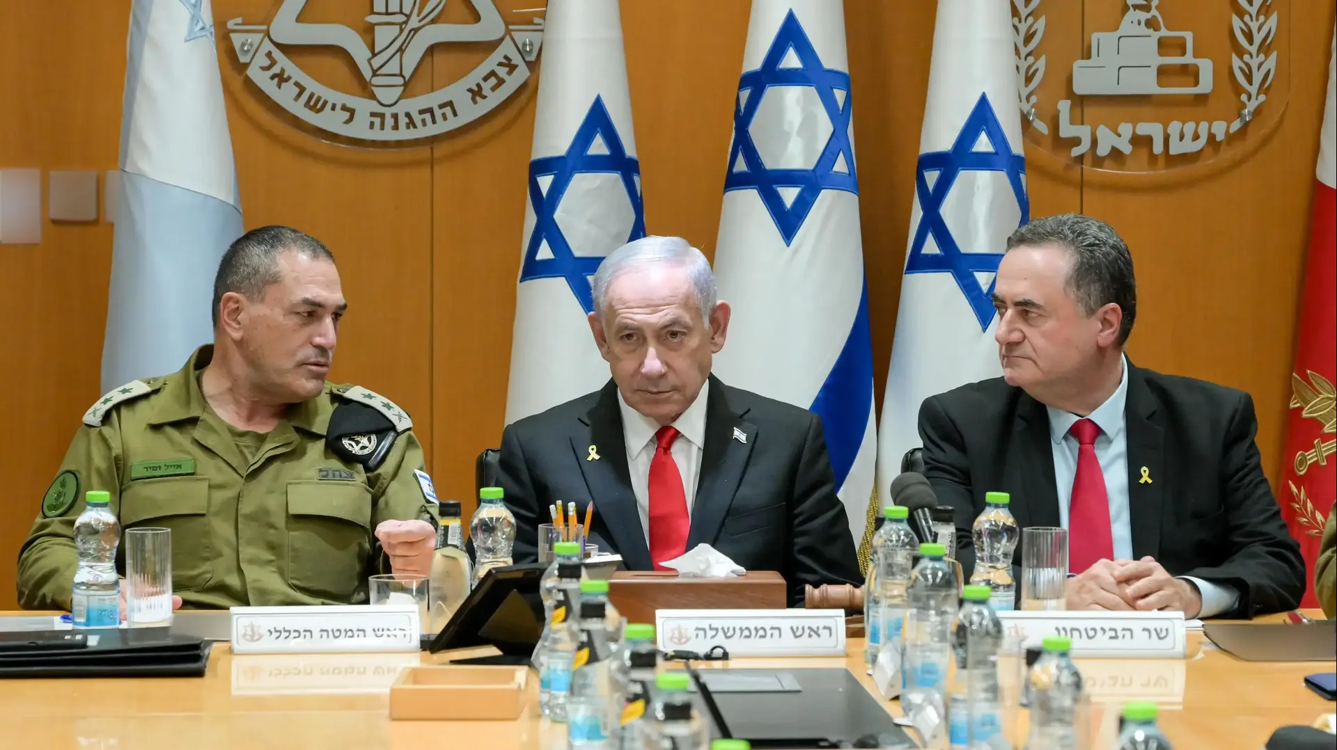 ראש הממשלה בנימין נתניהו, שר הביטחון ישראל כ״ץ והרמטכ״ל רב-אלוף אייל זמיר נפגשו עם פורום המטה הכללי של צה״ל , הקריה, 30 ביוני 2025