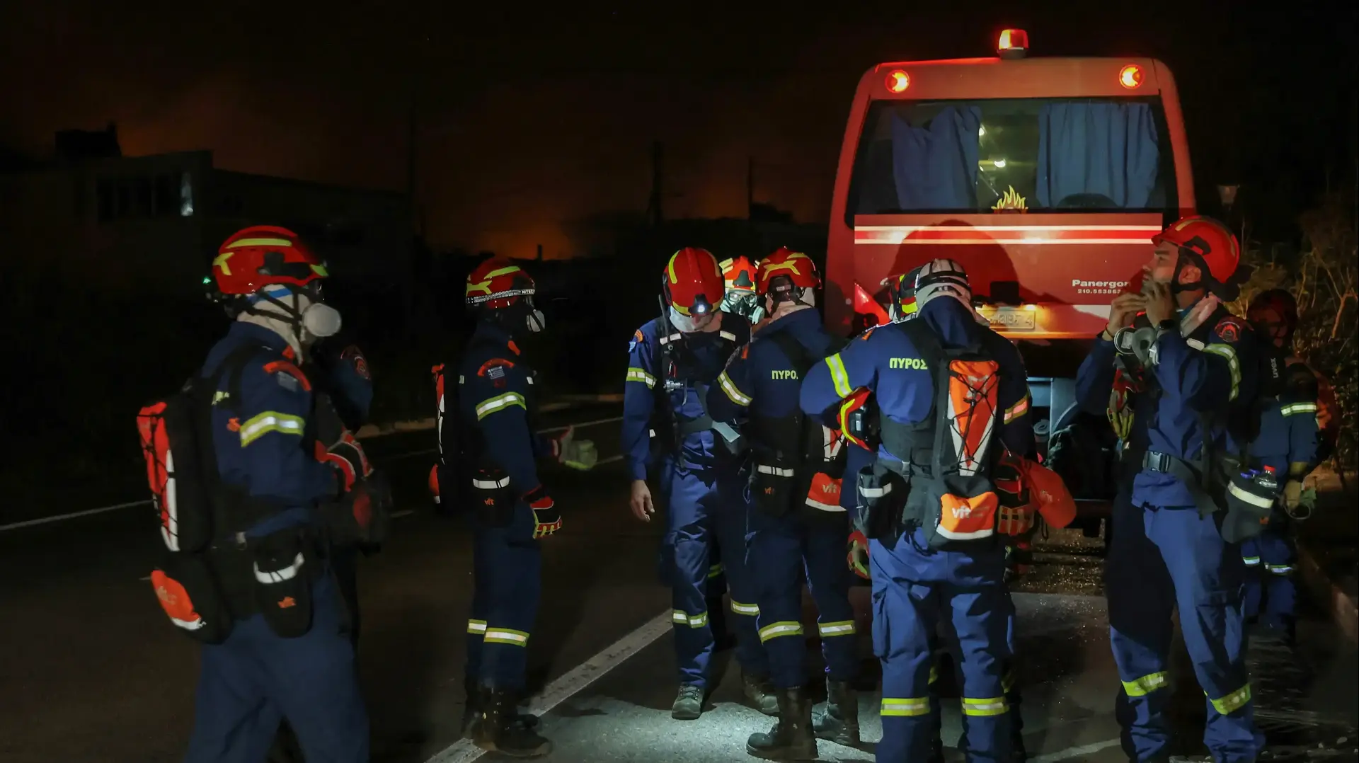 כוחות כיבוי נאבקים בשריפת הענק בכרתים כוחות כיבוי נאבקים בשריפת הענק בכרתים