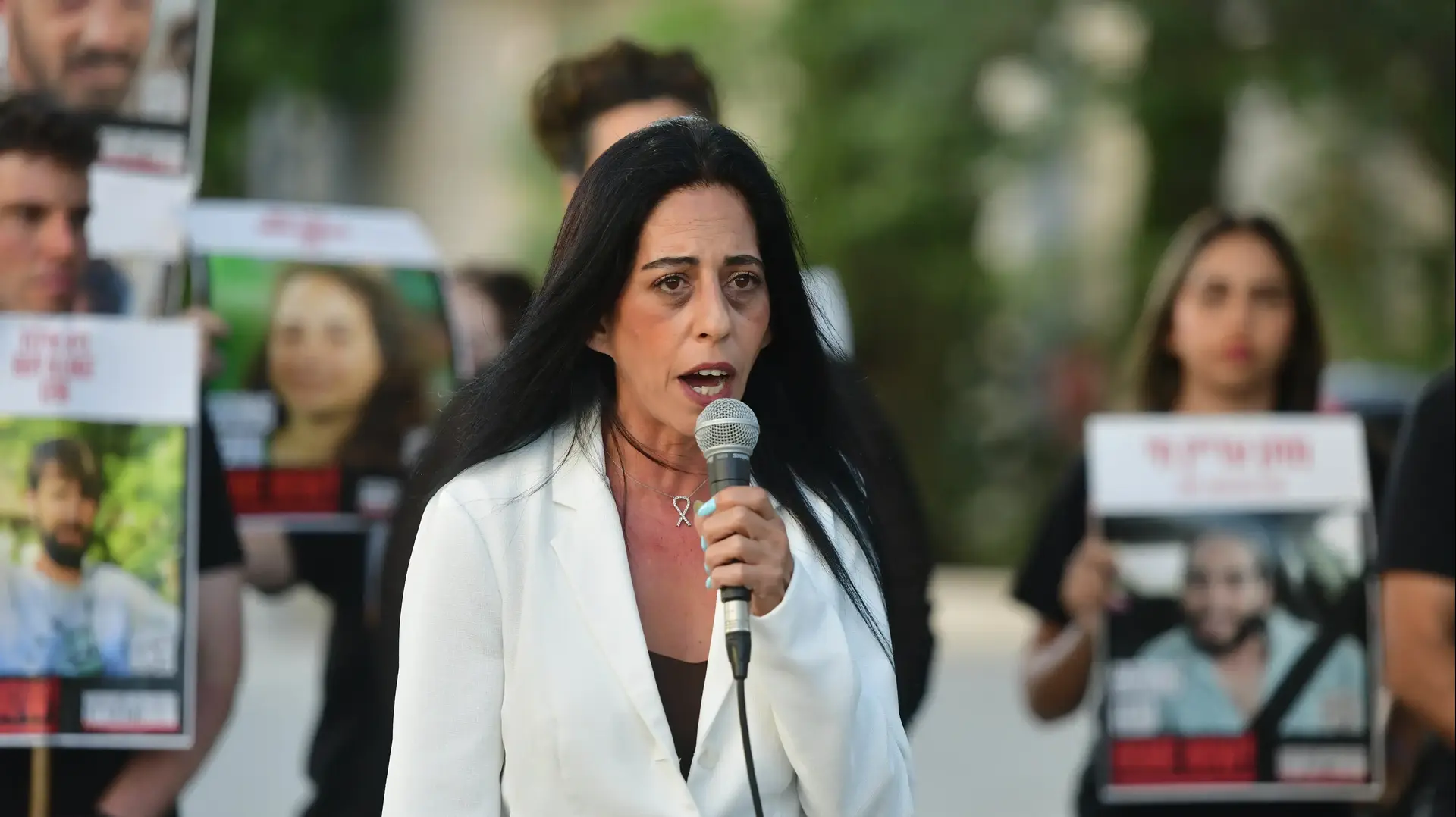עינב צנגאוקר, הצהרת משפחות חטופים, שער בגין, 5 ביולי 2025 עינב צנגאוקר, הצהרת משפחות חטופים, שער בגין, 5 ביולי 2025