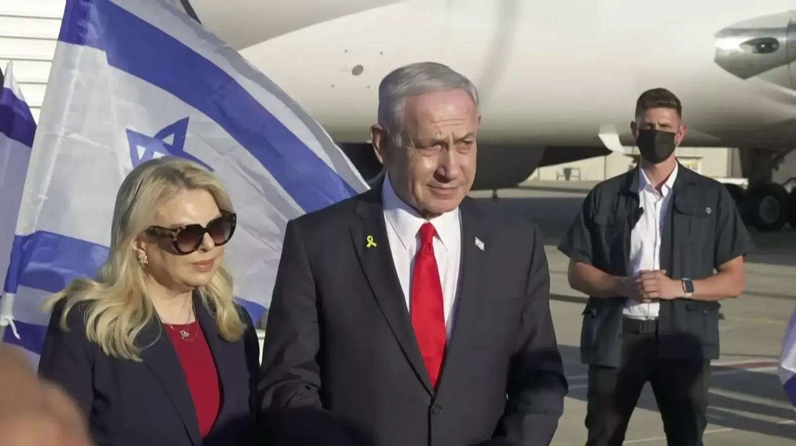 רה"מ בנימין נתניהו לפני המראתו לארה"ב, 6 ביולי 2025 רה"מ בנימין נתניהו לפני המראתו לארה"ב, 6 ביולי 2025