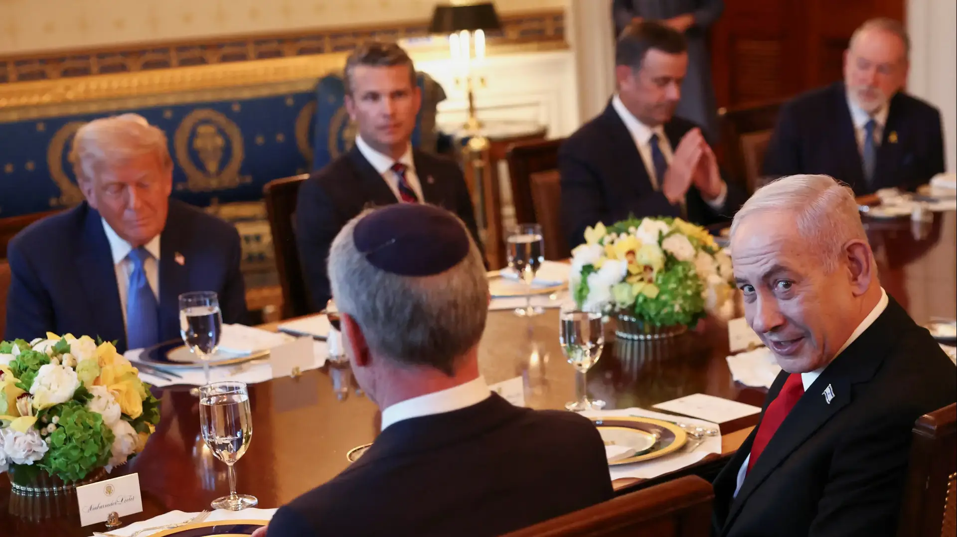 ראש הממשלה בנימין נתניהו בפגישה עם נשיא ארה״ב דונלד טראמפ בבית הלבן, 8 ביולי 2024 ראש הממשלה בנימין נתניהו בפגישה עם נשיא ארה״ב דונלד טראמפ בבית הלבן, 8 ביולי 2024
