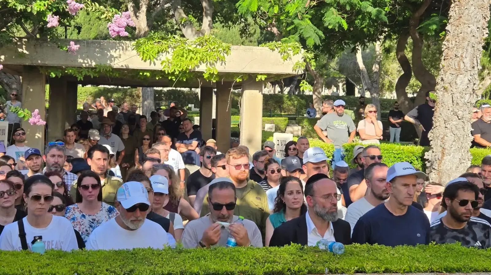 הלוויה של רס"ל בנימין אסולין, בית העלמין הצבאי חיפה