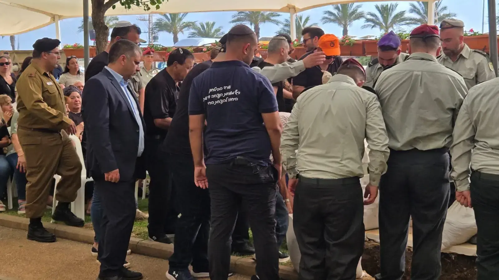הלוויה של רס"ל בנימין אסולין, בית העלמין הצבאי חיפה