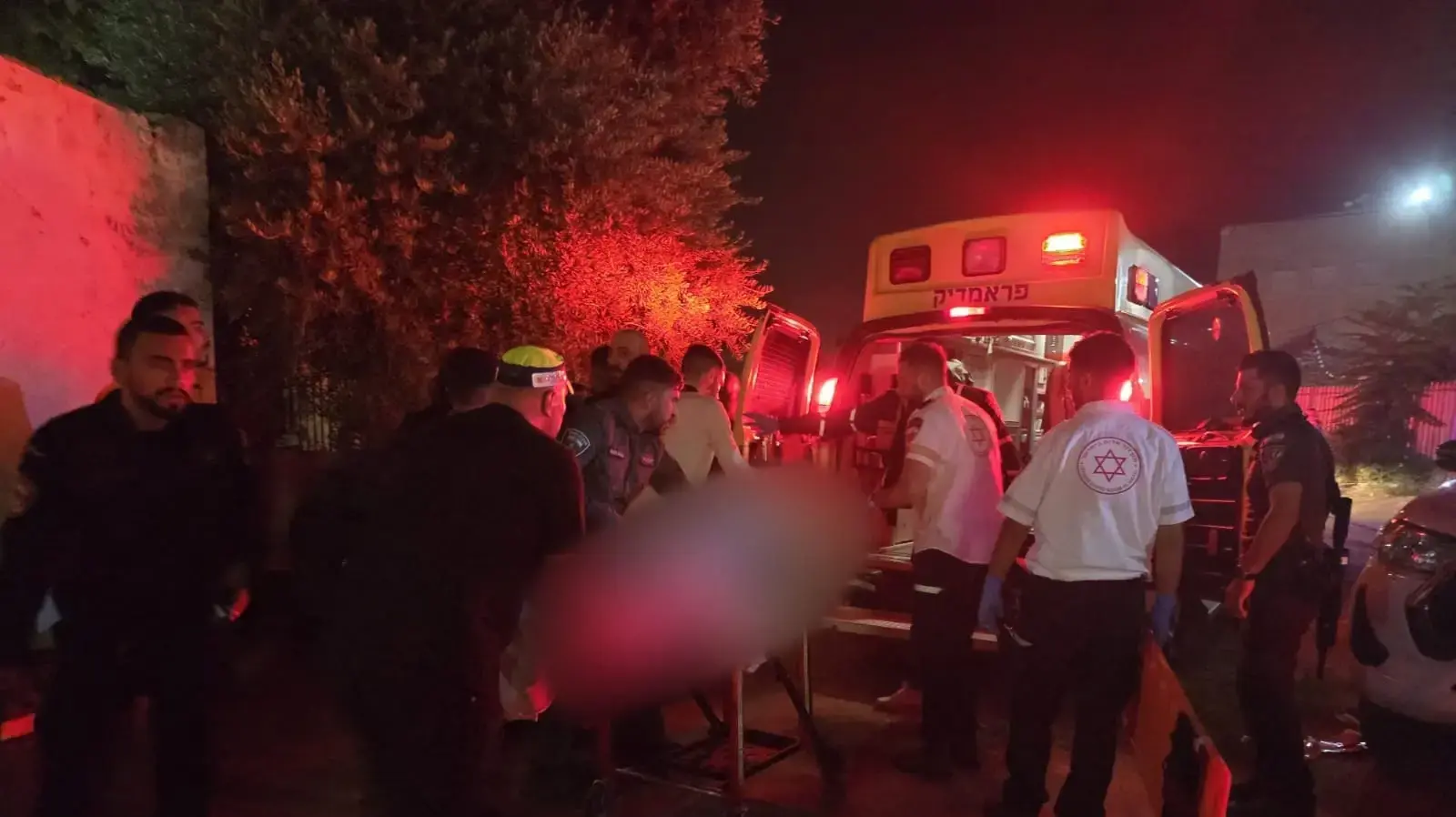 שתי נשים נפצעו באורח אנוש מירי בלוד, הרקע ככל הנראה פלילי
12 ביולי 2025 שתי נשים נפצעו באורח אנוש מירי בלוד, הרקע ככל הנראה פלילי
12 ביולי 2025