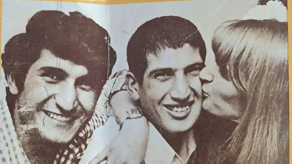 שמוליק מנחם חוזר מהשבי המצרי. עם אחיו, רותי ושאול שמוליק מנחם חוזר מהשבי המצרי. עם אחיו, רותי ושאול