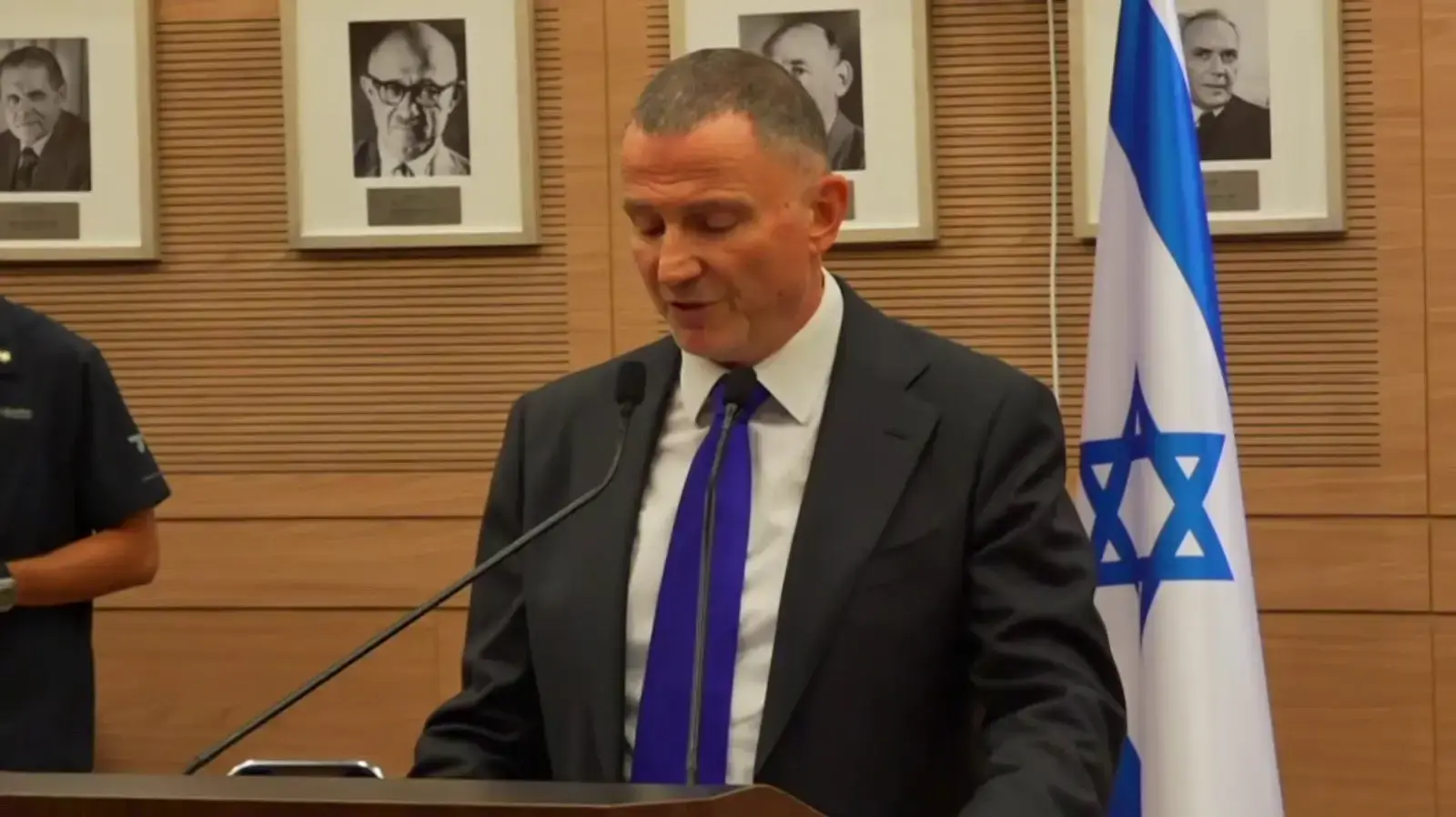 יו"ר ועדת חוץ וביטחון, יולי אדלשטיין בהצהרה לתקשורת בנוגע לחוק הגיוס, 15 ביולי 2025 יו"ר ועדת חוץ וביטחון, יולי אדלשטיין בהצהרה לתקשורת בנוגע לחוק הגיוס, 15 ביולי 2025