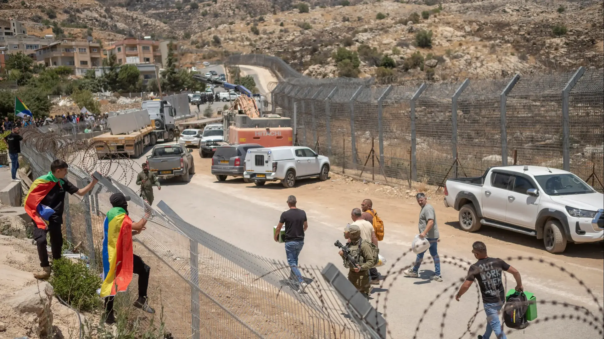 תושבים דרוזים חוזרים אל כפר חאדר בסוריה מישראל, 17 ביולי 2025