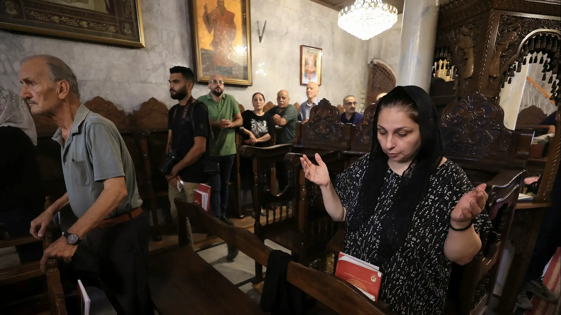 ההרוגים בתקיפת כנסיית המשפחה הקדושה ברצועת עזה, מובאים למנוחות בכנסיית פורפיריוס הקדוש, 18 ביולי 2025 ההרוגים בתקיפת כנסיית המשפחה הקדושה ברצועת עזה, מובאים למנוחות בכנסיית פורפיריוס הקדוש, 18 ביולי 2025