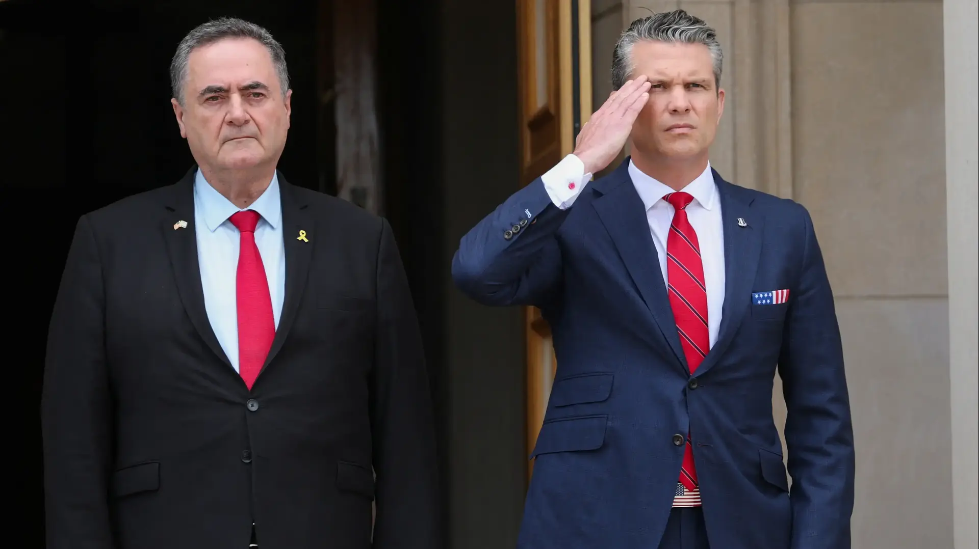 שר הביטחון ישראל כ"ץ ומזכיר ההגנה של ארה"ב פיט הגסת' בפנטגון. 18.7.25