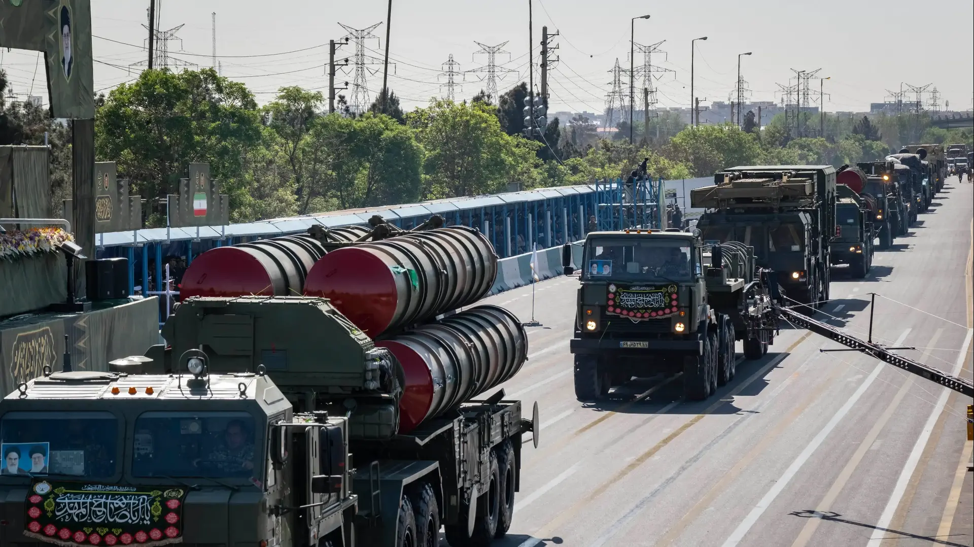 מערכת S-300 במצעד צבאי בטהראן, איראן, 18 באפריל 2025 מערכת S-300 במצעד צבאי בטהראן, איראן, 18 באפריל 2025