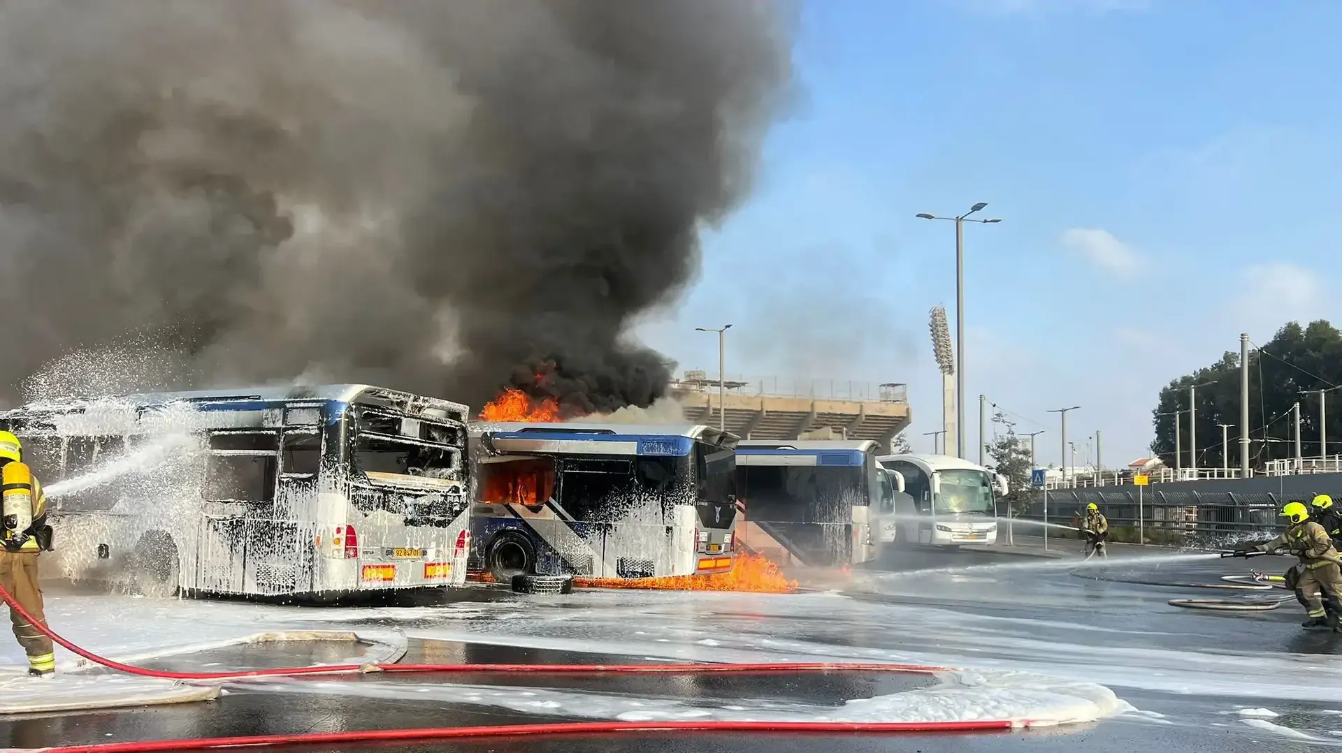 שריפה בחניון אוטובוסים, בת ים. 26 ביולי 2025 שריפה בחניון אוטובוסים, בת ים. 26 ביולי 2025