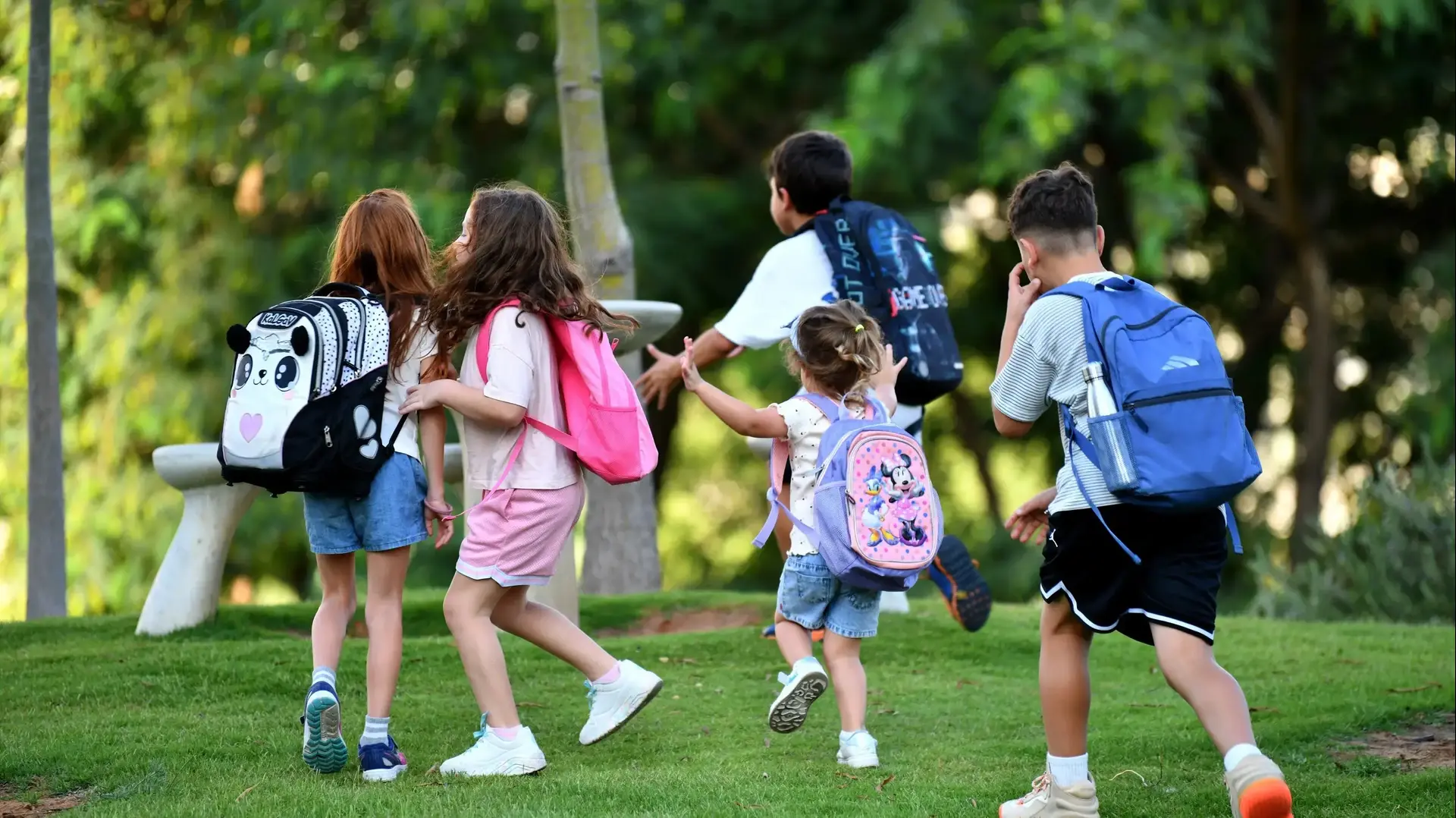 תלמידים חוזרים לבית הספר, 2025 תלמידים חוזרים לבית הספר, 2025