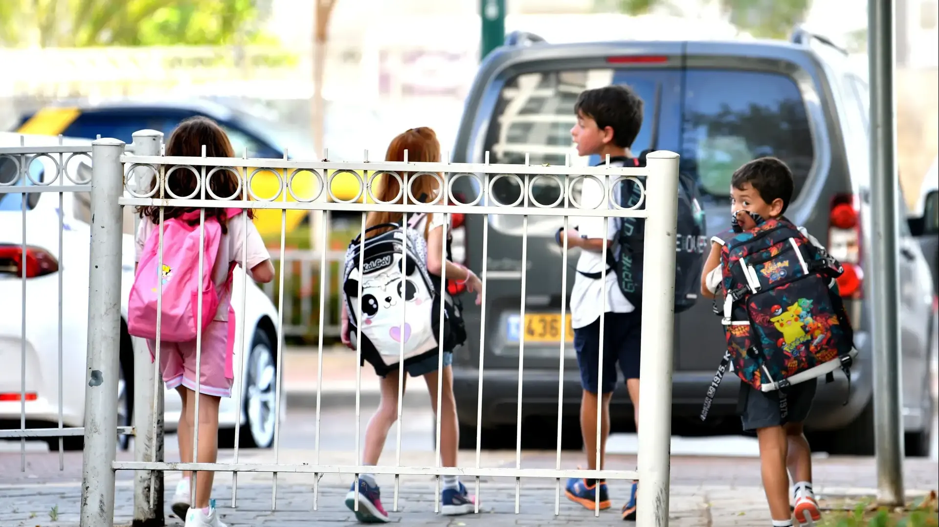 תלמידים חוזרים לבית הספר, 2025 תלמידים חוזרים לבית הספר, 2025