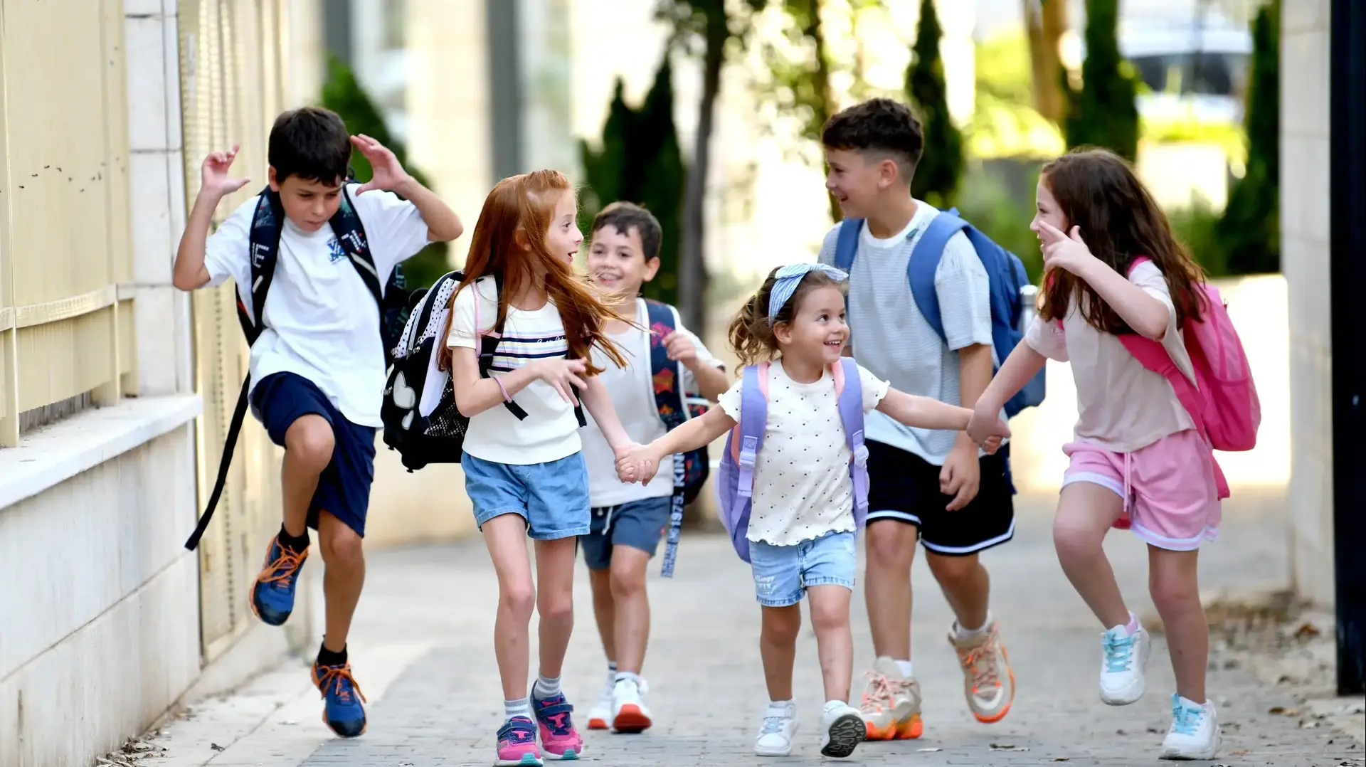 תלמידים חוזרים לבית הספר, 2025 תלמידים חוזרים לבית הספר, 2025
