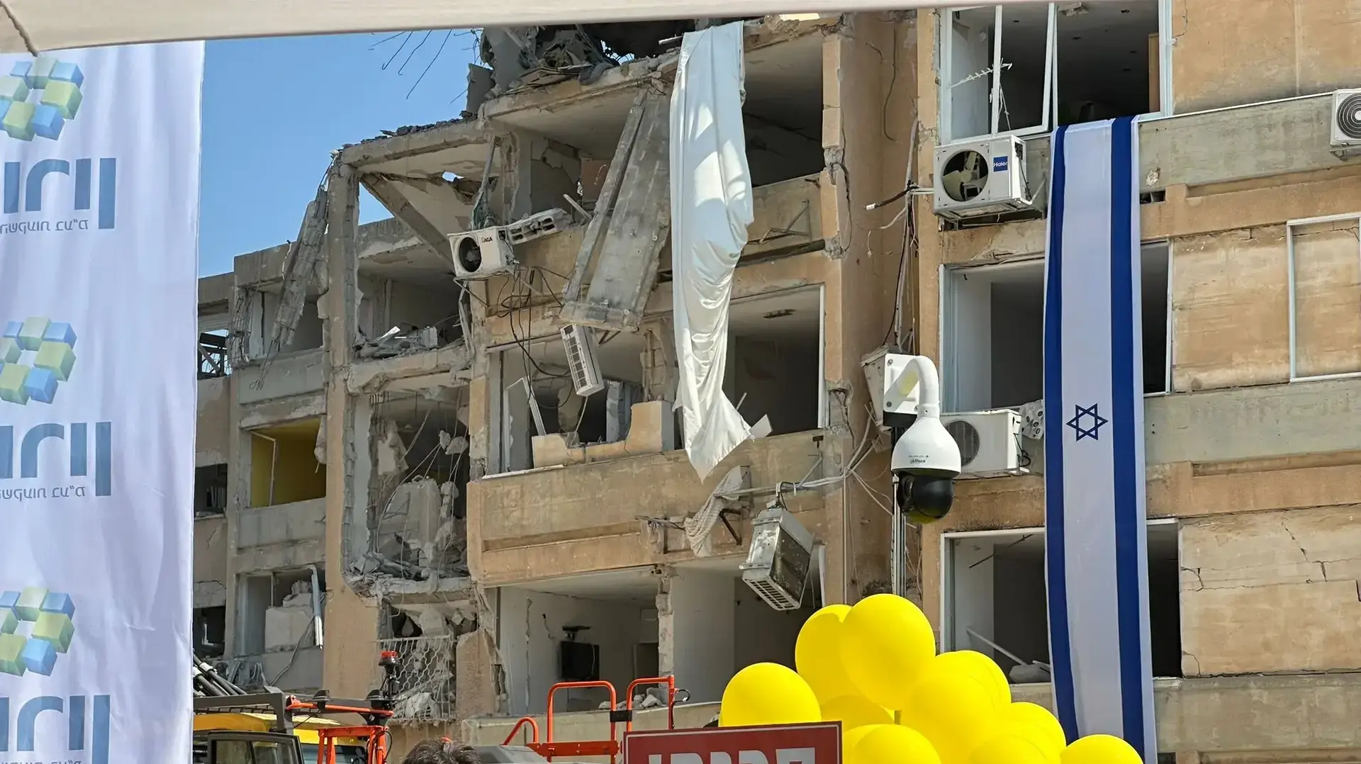 אירוע הריסת בתים שנפגעו מטיל ששוגר מאיראן, חולון, 28 ביולי 2025 אירוע הריסת בתים שנפגעו מטיל ששוגר מאיראן, חולון, 28 ביולי 2025