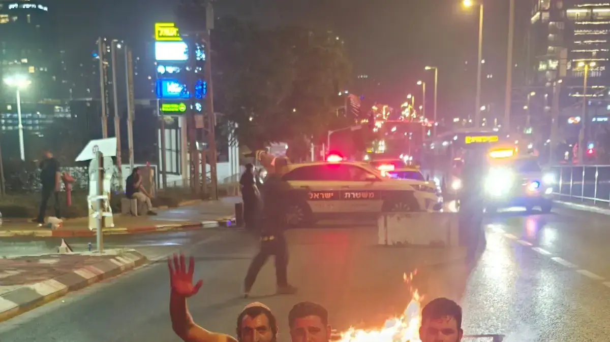 זעקת הלומי הקרב מול משרד הביטחון. 28 ביולי 2025 זעקת הלומי הקרב מול משרד הביטחון. 28 ביולי 2025