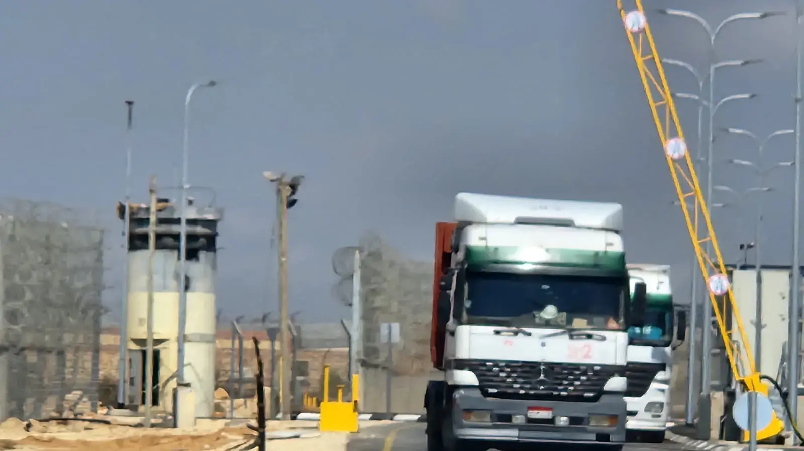 משאיות שהגיעו ממצרים עם סיוע הומניטרי. 28 ביולי 2025 משאיות שהגיעו ממצרים עם סיוע הומניטרי. 28 ביולי 2025