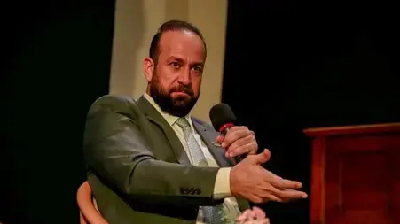 שר התקשורת של סוריה, חמזה אל-מוסטפא שר התקשורת של סוריה, חמזה אל-מוסטפא
