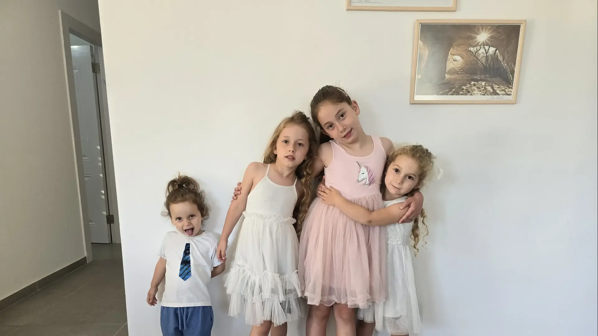 תושבי כרם שלום מתאחדים וחוזרים הביתה לקבלת פנים מיוחד שארגן היישוב צוחר, כרם שלום תושבי כרם שלום מתאחדים וחוזרים הביתה לקבלת פנים מיוחד שארגן היישוב צוחר, כרם שלום