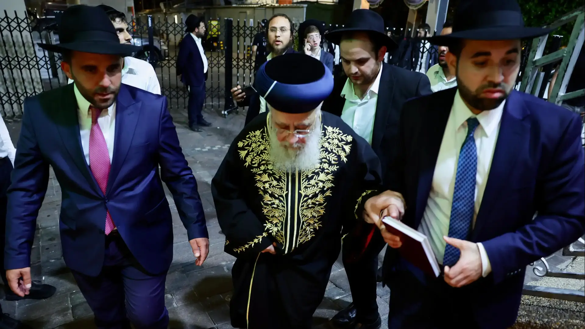 המנהיג הליטאי הרב דוב לנדו שיגר מסר לעריקים הפוטנציאליים בכנס חירום של ראשי הישיבות החרדיות
המנהיג הליטאי הרב דוב לנדו שיגר מסר לעריקים הפוטנציאליים בכנס חירום של ראשי הישיבות החרדיות