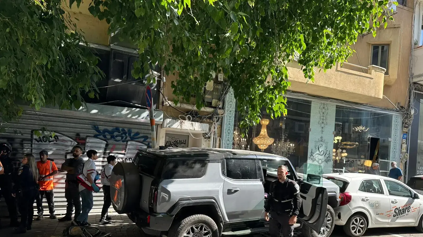 רחוב הרצל בת"א: הנהג איבד הכרה והמשיך לנסזוע רחוב הרצל בת"א: הנהג איבד הכרה והמשיך לנסזוע