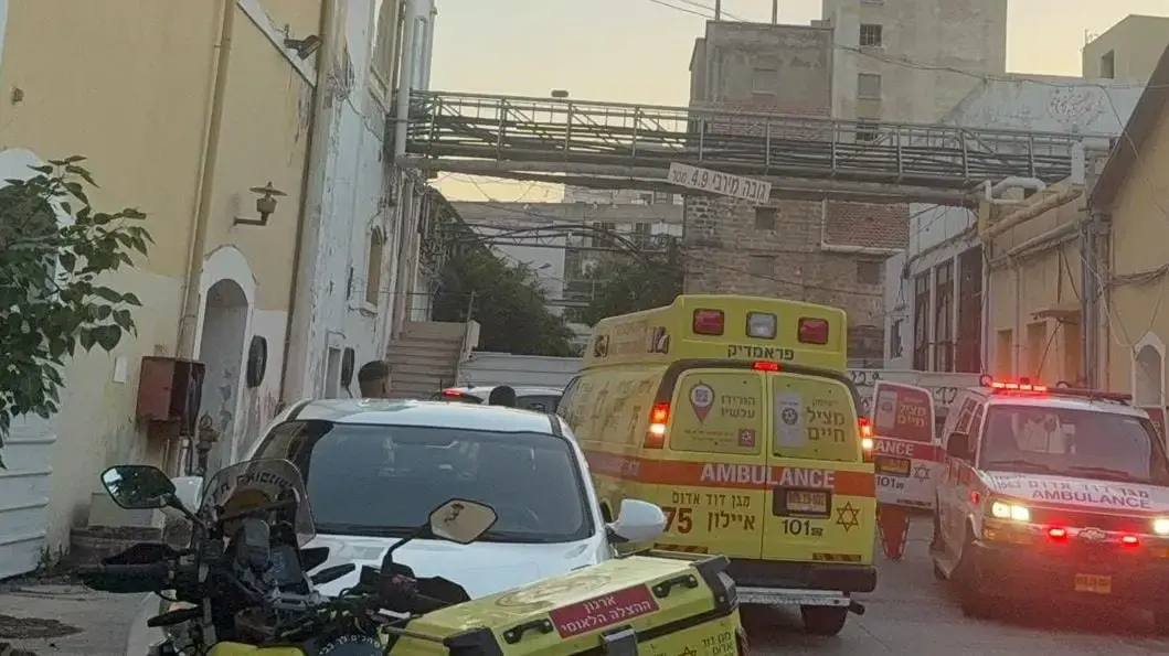 2 נערות שנפלו מגובה רב סמוך לרחוב הכרמל בראשון לציון, 3 באוגוסט 2025 2 נערות שנפלו מגובה רב סמוך לרחוב הכרמל בראשון לציון, 3 באוגוסט 2025