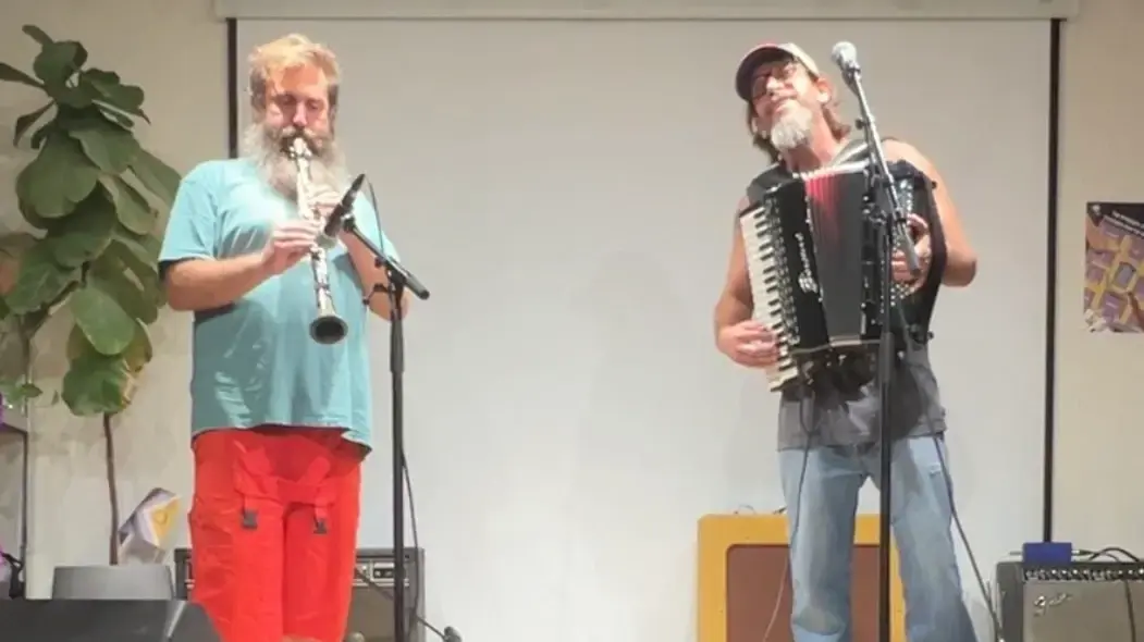 אסף ואייל תלמודי במופע התרמה למען תושבי עזה, הבית הסגול, תל אביב, 4 באוגוסט 2025 אסף ואייל תלמודי במופע התרמה למען תושבי עזה, הבית הסגול, תל אביב, 4 באוגוסט 2025