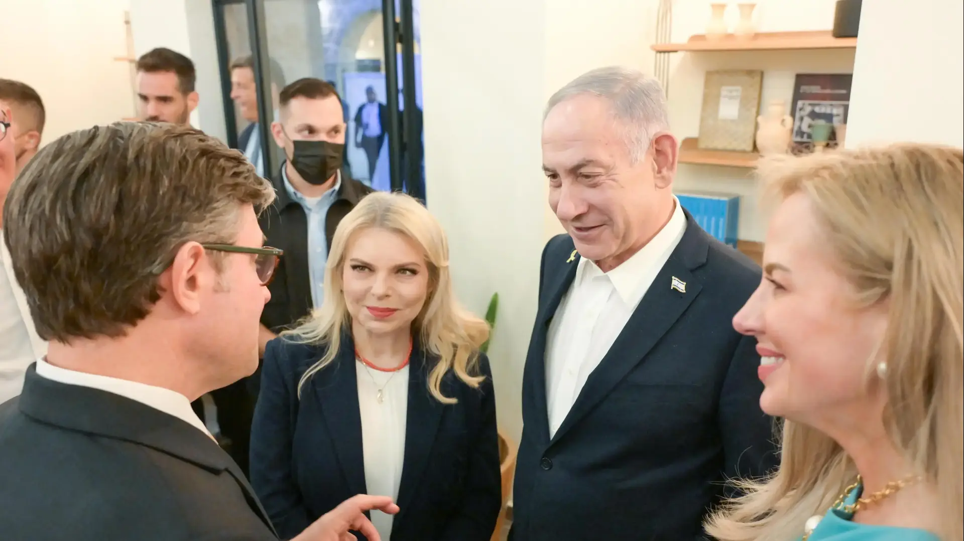 ראש הממשלה בנימין נתניהו ורעייתו שרה נתניהו נפגשו עם יו״ר בית הנבחרים של ארה״ב מייק ג׳ונסון, 4 באוגוסט, 2025 ראש הממשלה בנימין נתניהו ורעייתו שרה נתניהו נפגשו עם יו״ר בית הנבחרים של ארה״ב מייק ג׳ונסון, 4 באוגוסט, 2025
