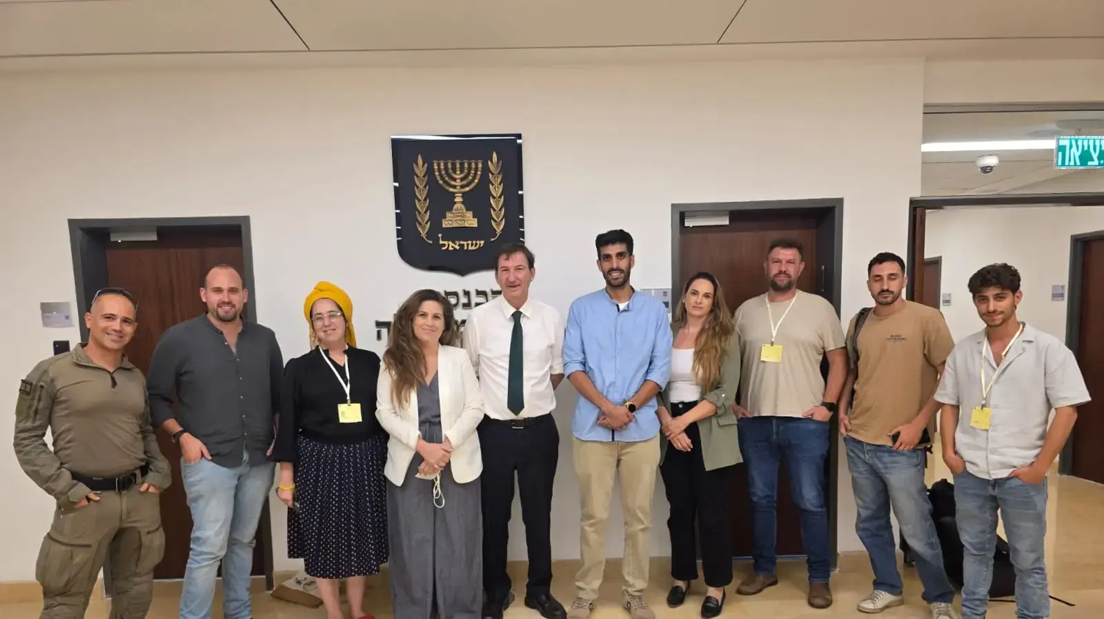 משרתי מילואים נפגשו עם יו"ר ועדת החוץ והביטחון ח"כ בועז ביסמוט
משרתי מילואים נפגשו עם יו"ר ועדת החוץ והביטחון ח"כ בועז ביסמוט