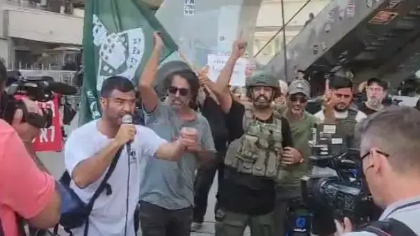 הפגנת הלומי קרב במחאה נגד משרד הביטחון וצה"ל לקבלת טיפול ראוי, הקריה תל אביב, 7 באוגוסט 2025 הפגנת הלומי קרב במחאה נגד משרד הביטחון וצה"ל לקבלת טיפול ראוי, הקריה תל אביב, 7 באוגוסט 2025