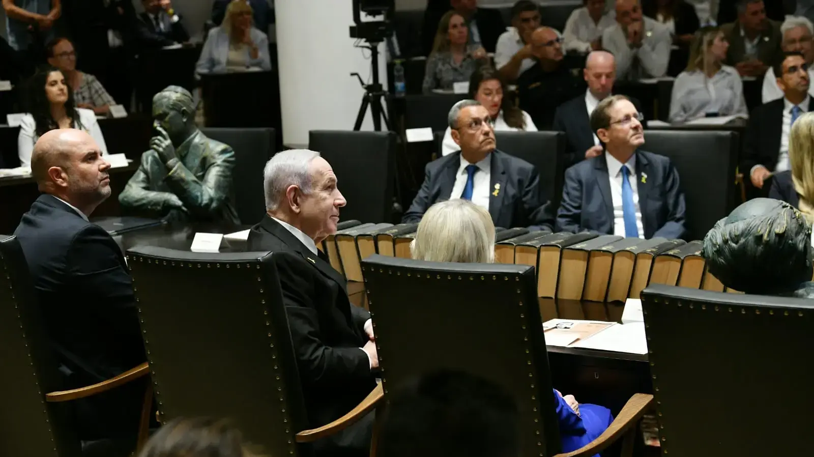 ראש הממשלה בנימין נתניהו ורעייתו שרה באירוע פתיחת מוזיאון הכנסת, 11 באוגוסט 2025 ראש הממשלה בנימין נתניהו ורעייתו שרה באירוע פתיחת מוזיאון הכנסת, 11 באוגוסט 2025